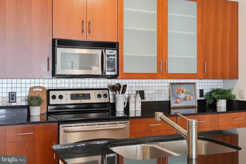 910 M STREET NW Unit: 1112