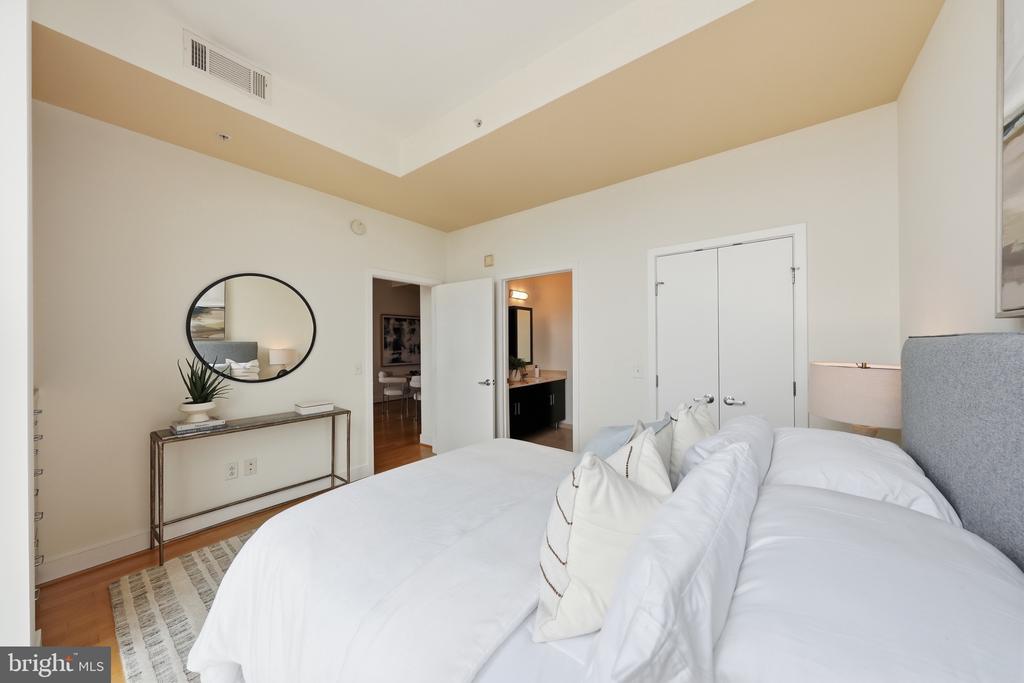 910 M STREET NW Unit: 1112