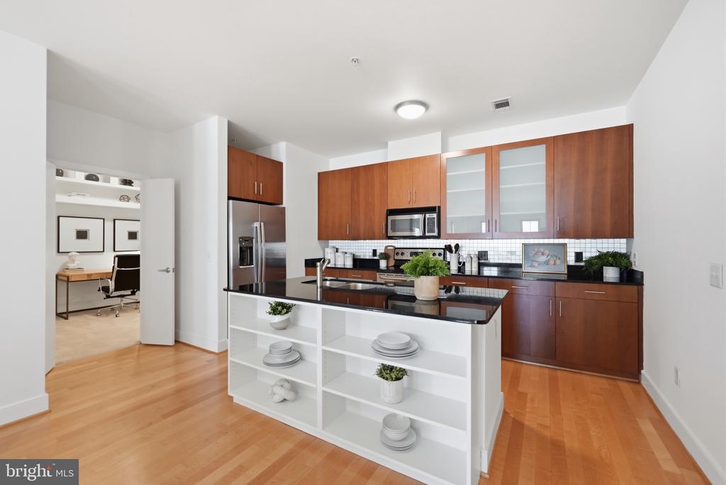 910 M STREET NW Unit: 1112