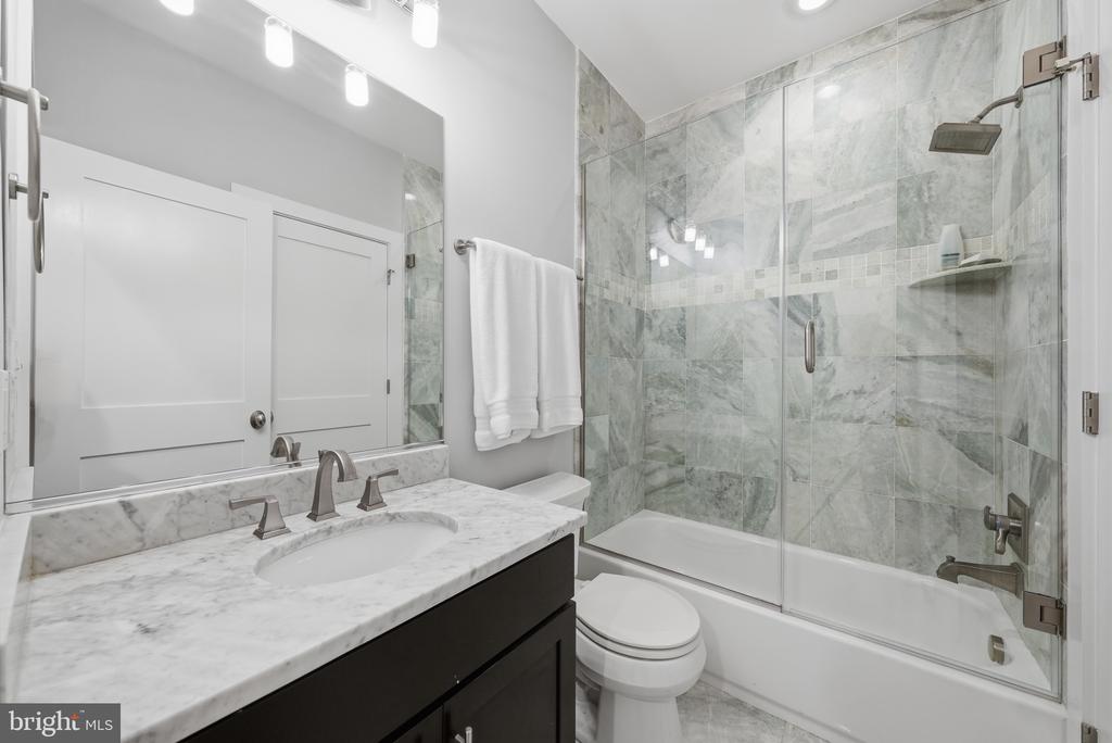 751 P STREET NW Unit: 5