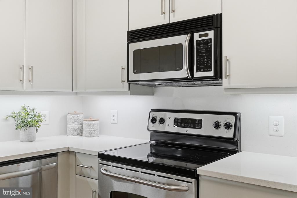 910 M STREET NW Unit: 329