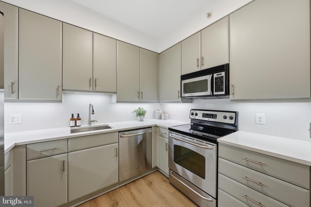 910 M STREET NW Unit: 329