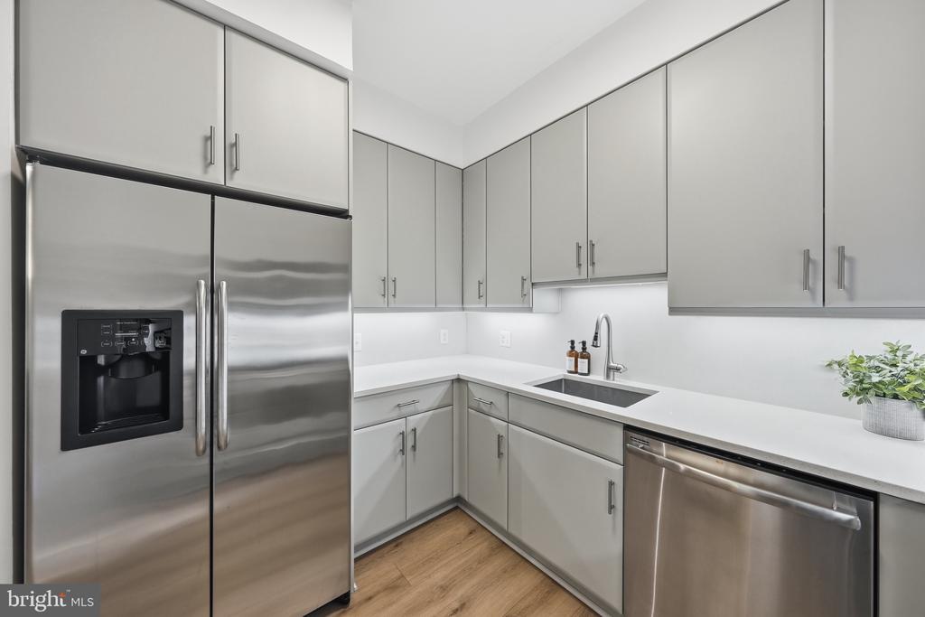 910 M STREET NW Unit: 329