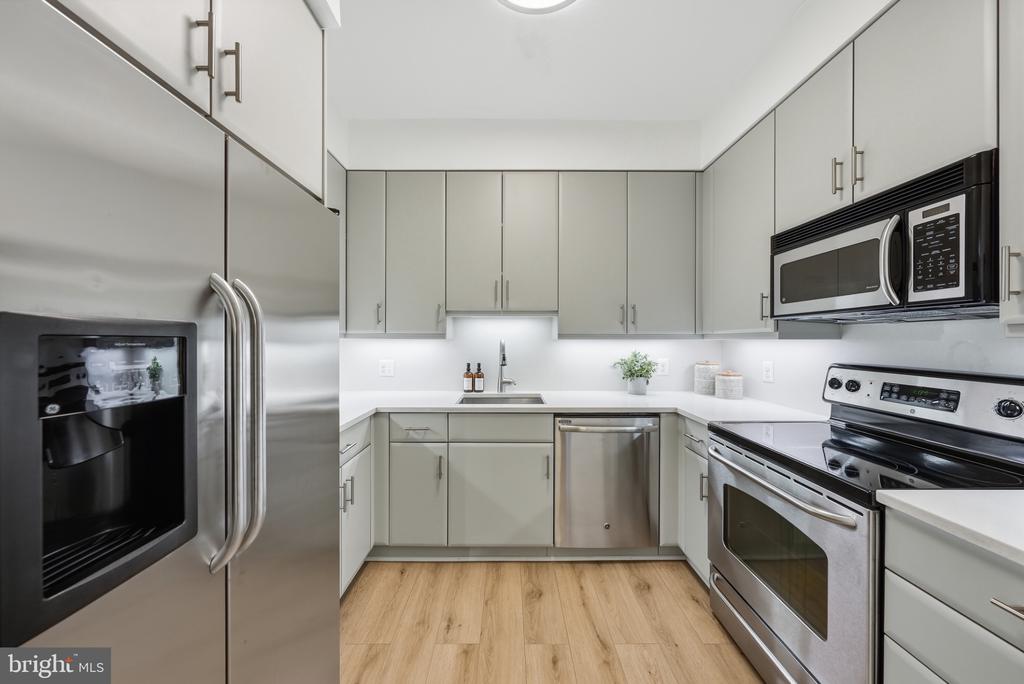 910 M STREET NW Unit: 329