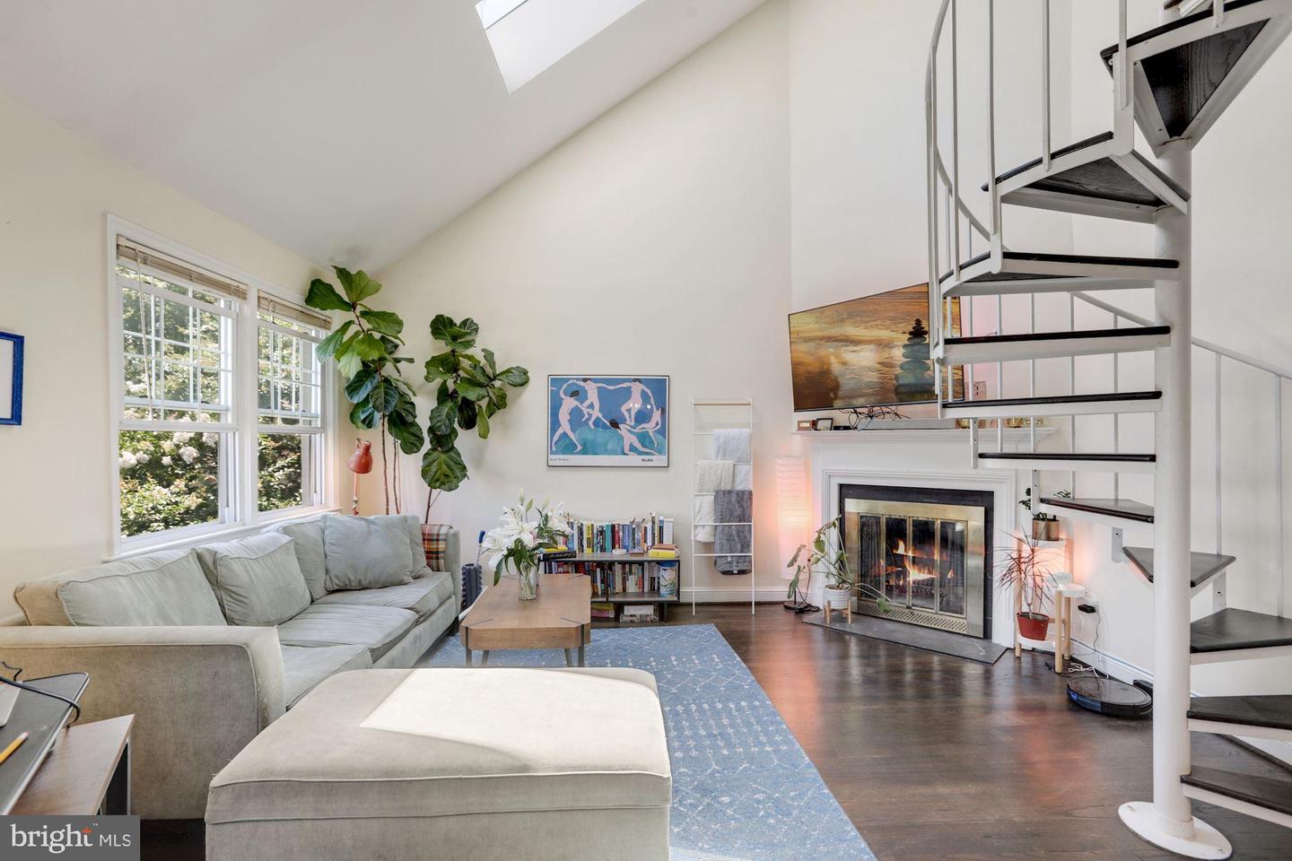 2226 Washington Ave #W-201