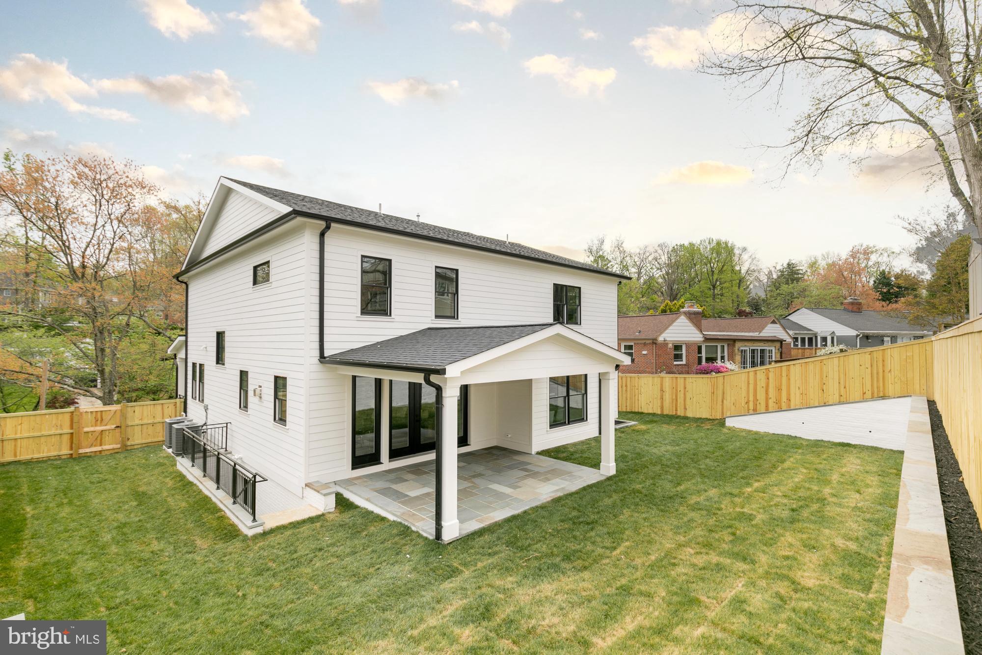 7117 W Greenvale Pkwy