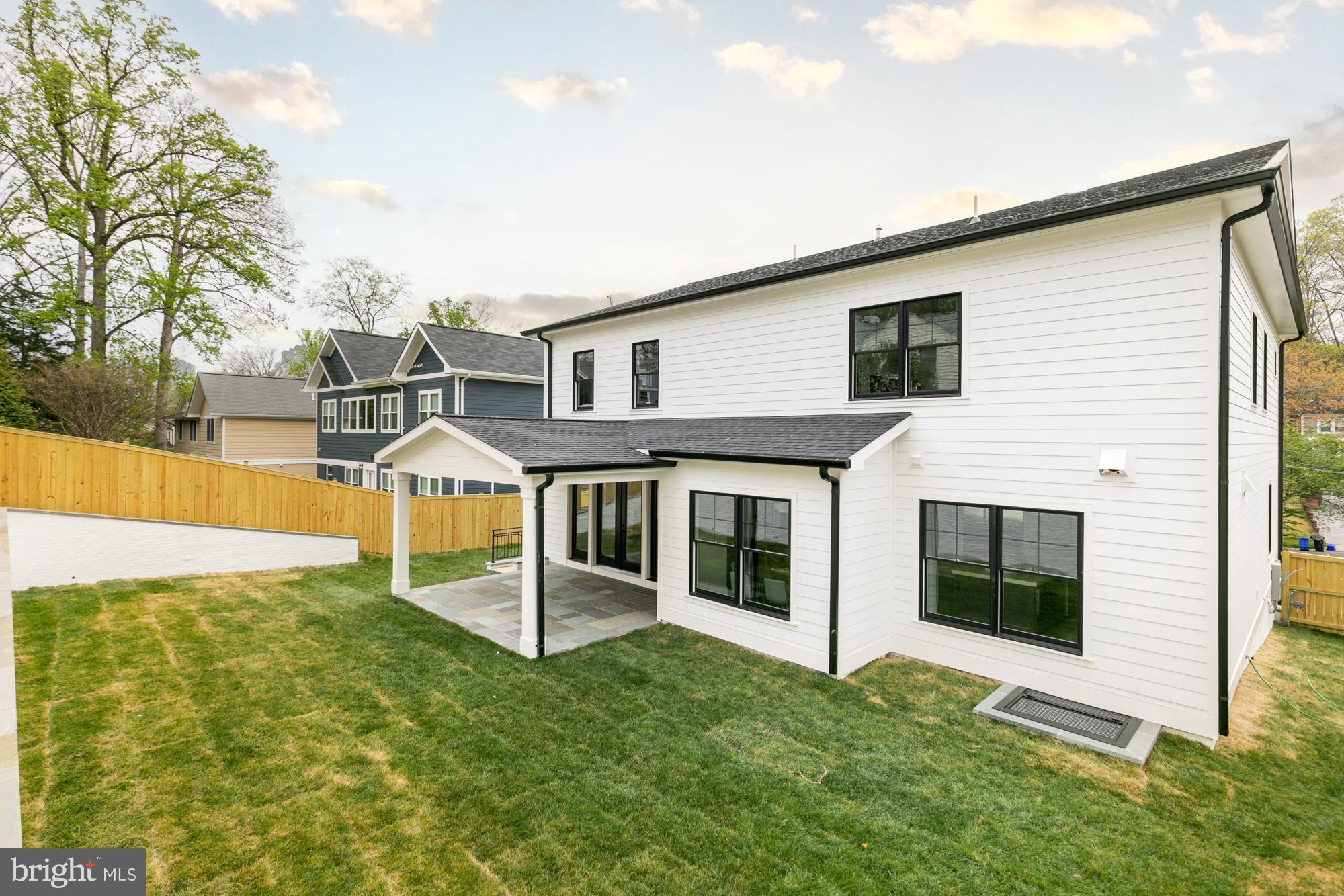 7117 W Greenvale Pkwy