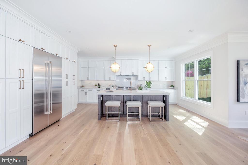 7117 W Greenvale Pkwy