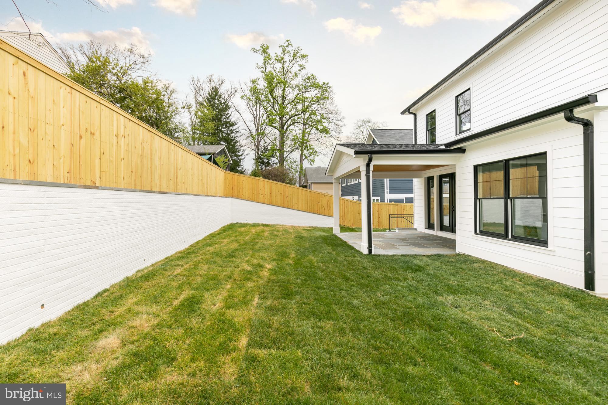 7117 W Greenvale Pkwy
