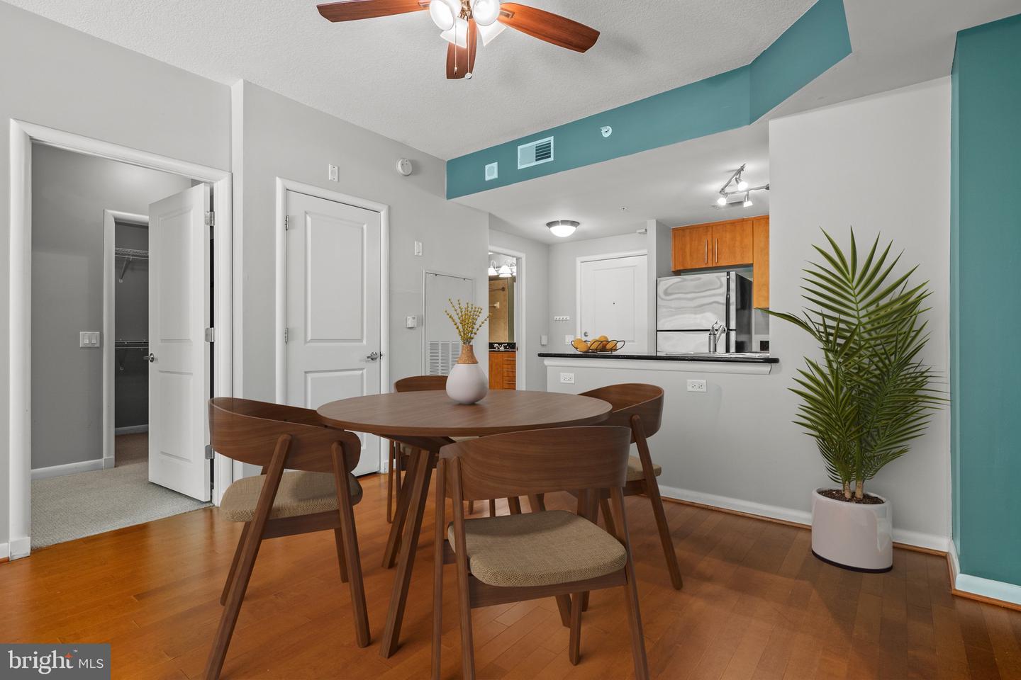 1021 N Garfield St #B28