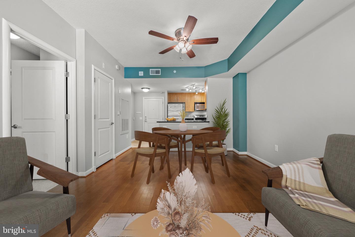 1021 N Garfield St #B28