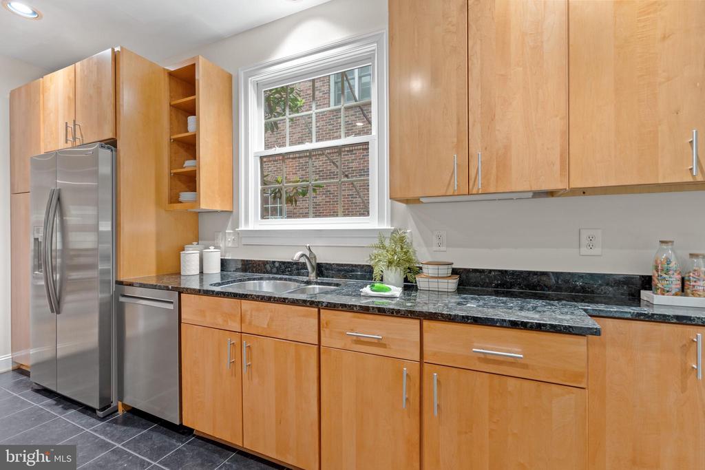 3929 VACATION LANE