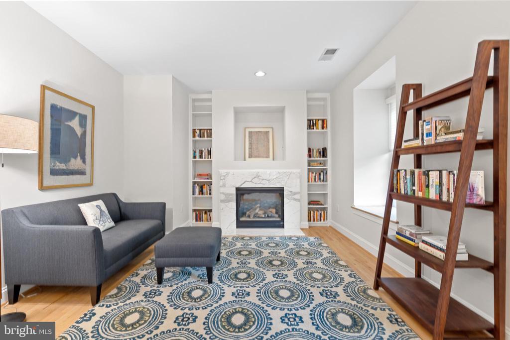 3929 VACATION LANE