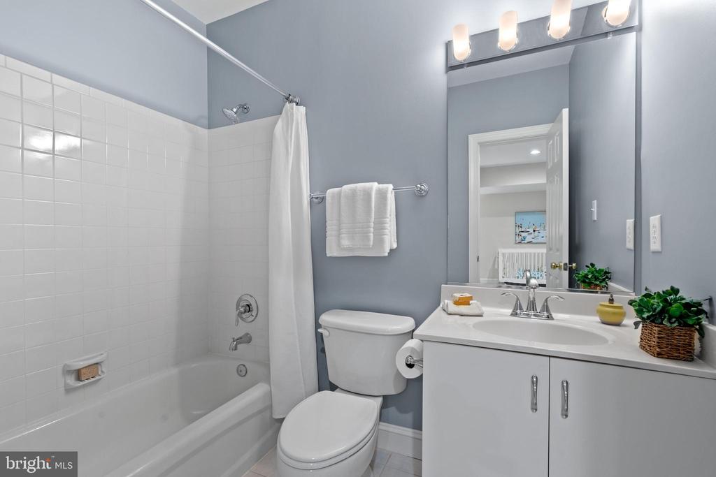 3929 VACATION LANE
