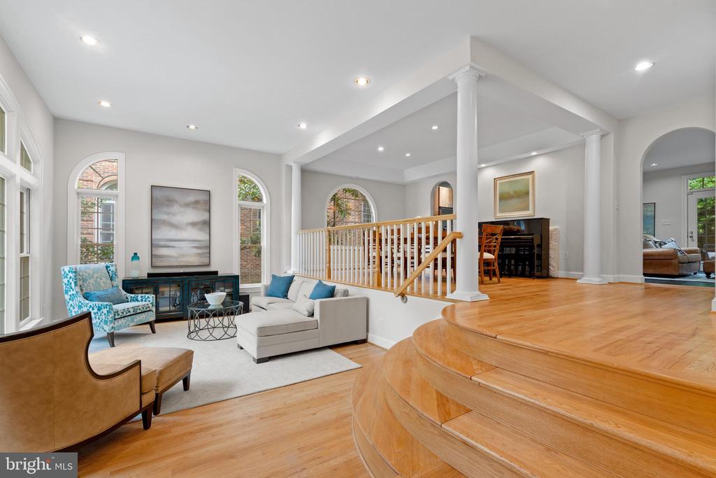 3929 VACATION LANE