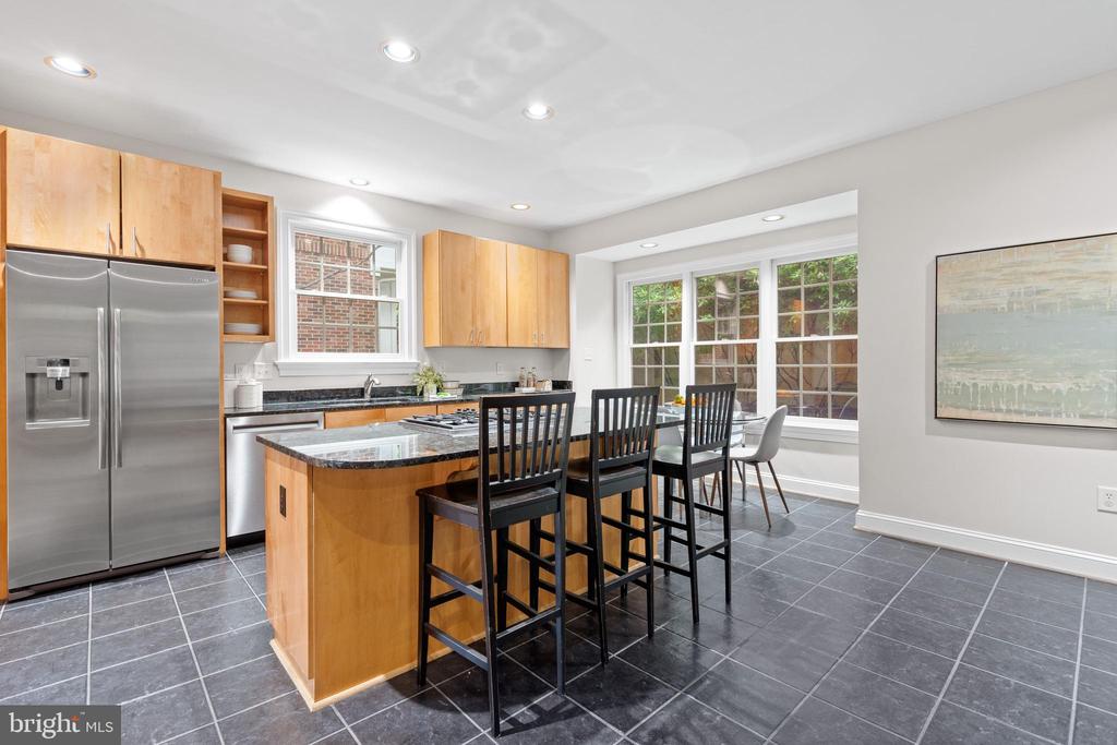 3929 VACATION LANE