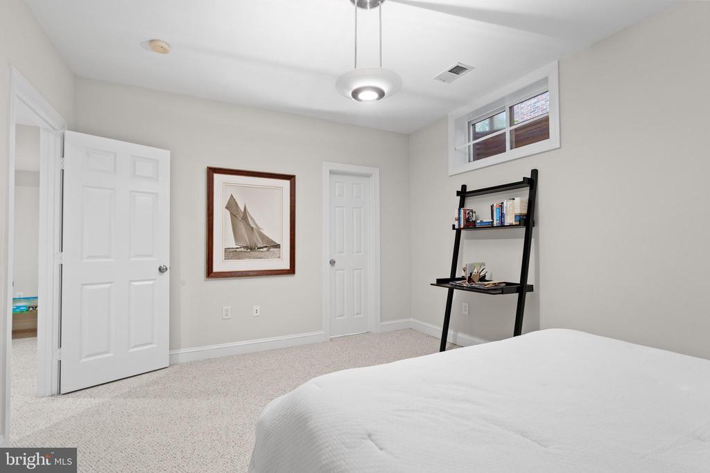 3929 VACATION LANE
