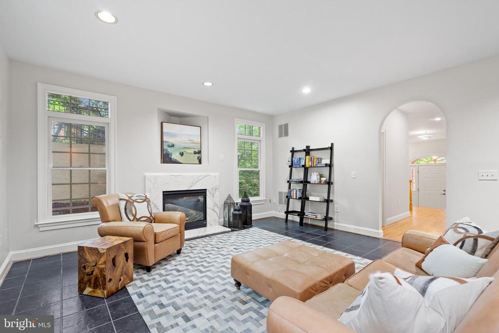 3929 VACATION LANE