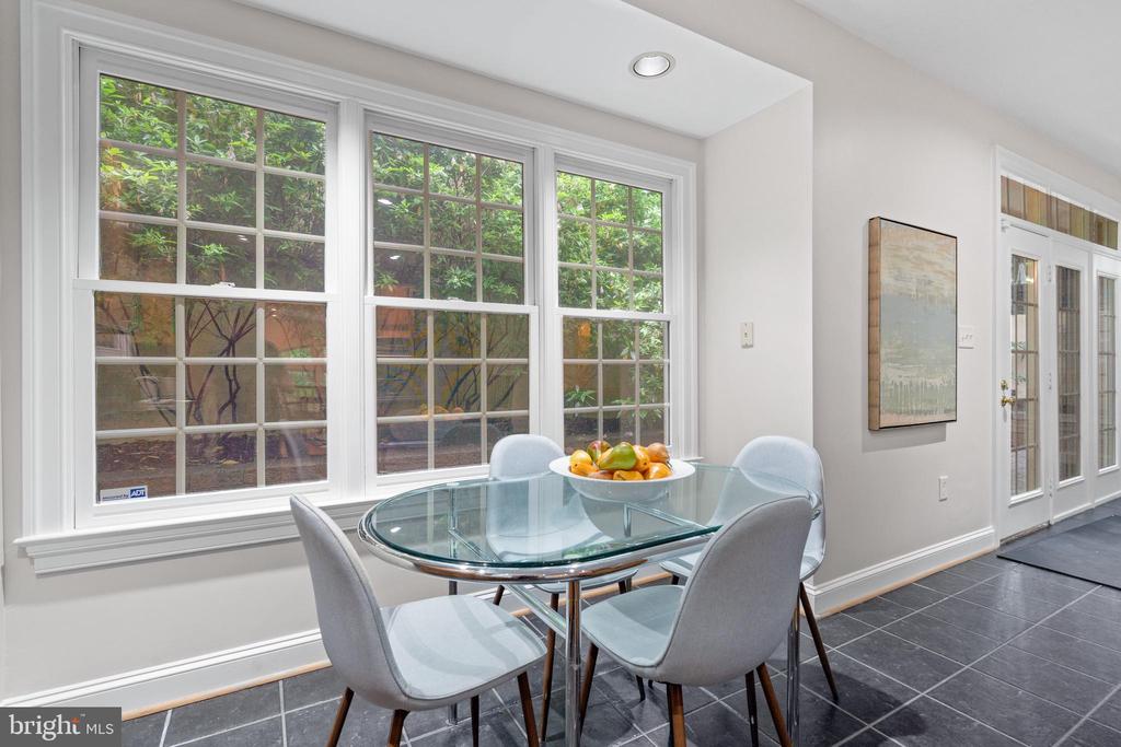 3929 VACATION LANE