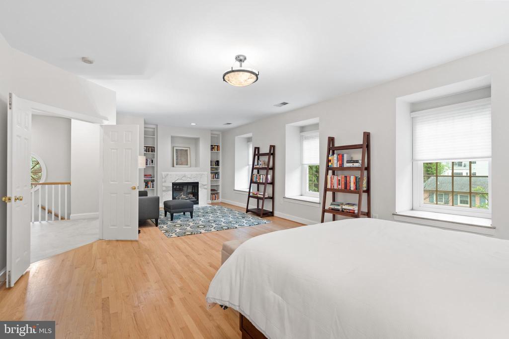 3929 VACATION LANE