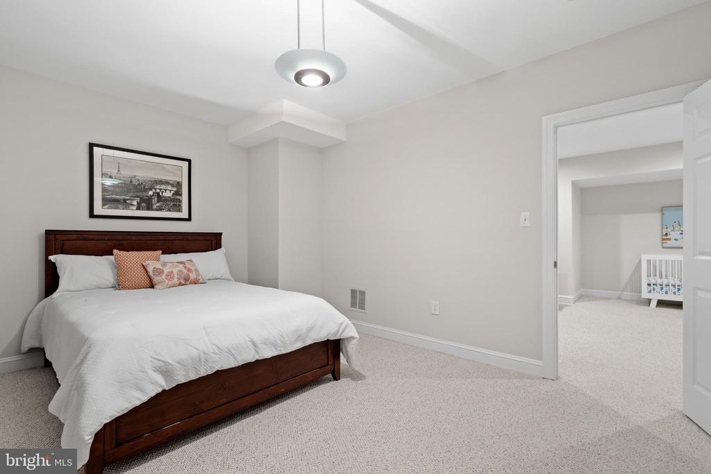 3929 VACATION LANE