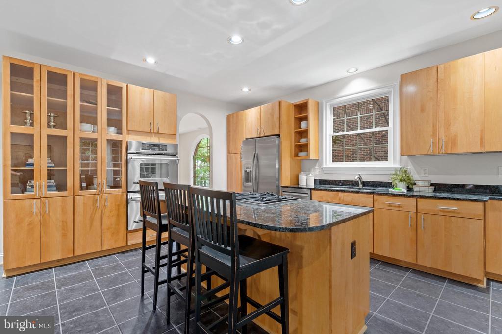 3929 VACATION LANE