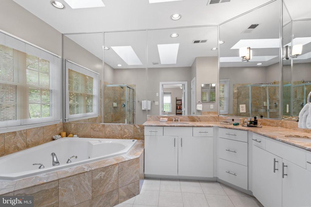 3929 VACATION LANE