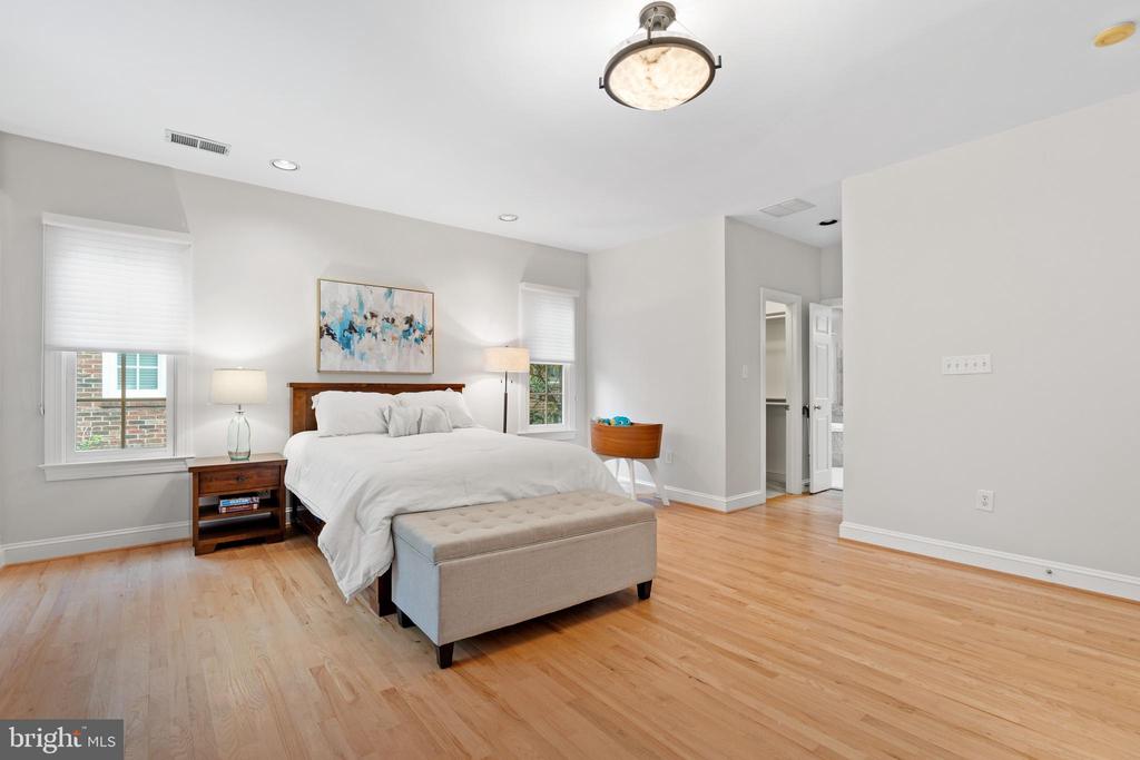 3929 VACATION LANE