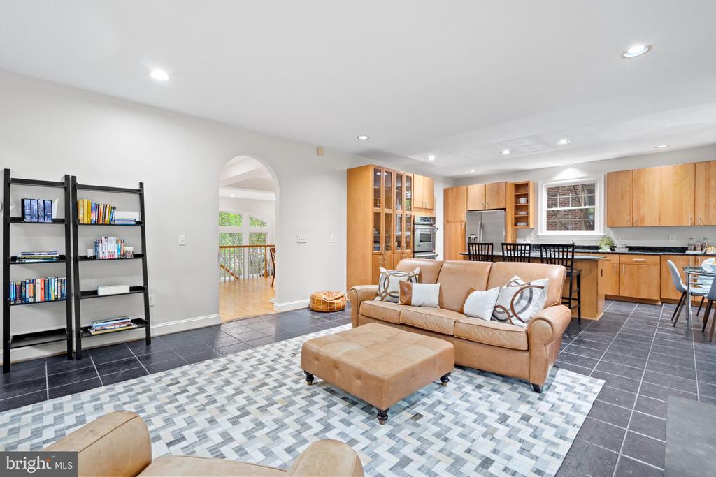 3929 VACATION LANE
