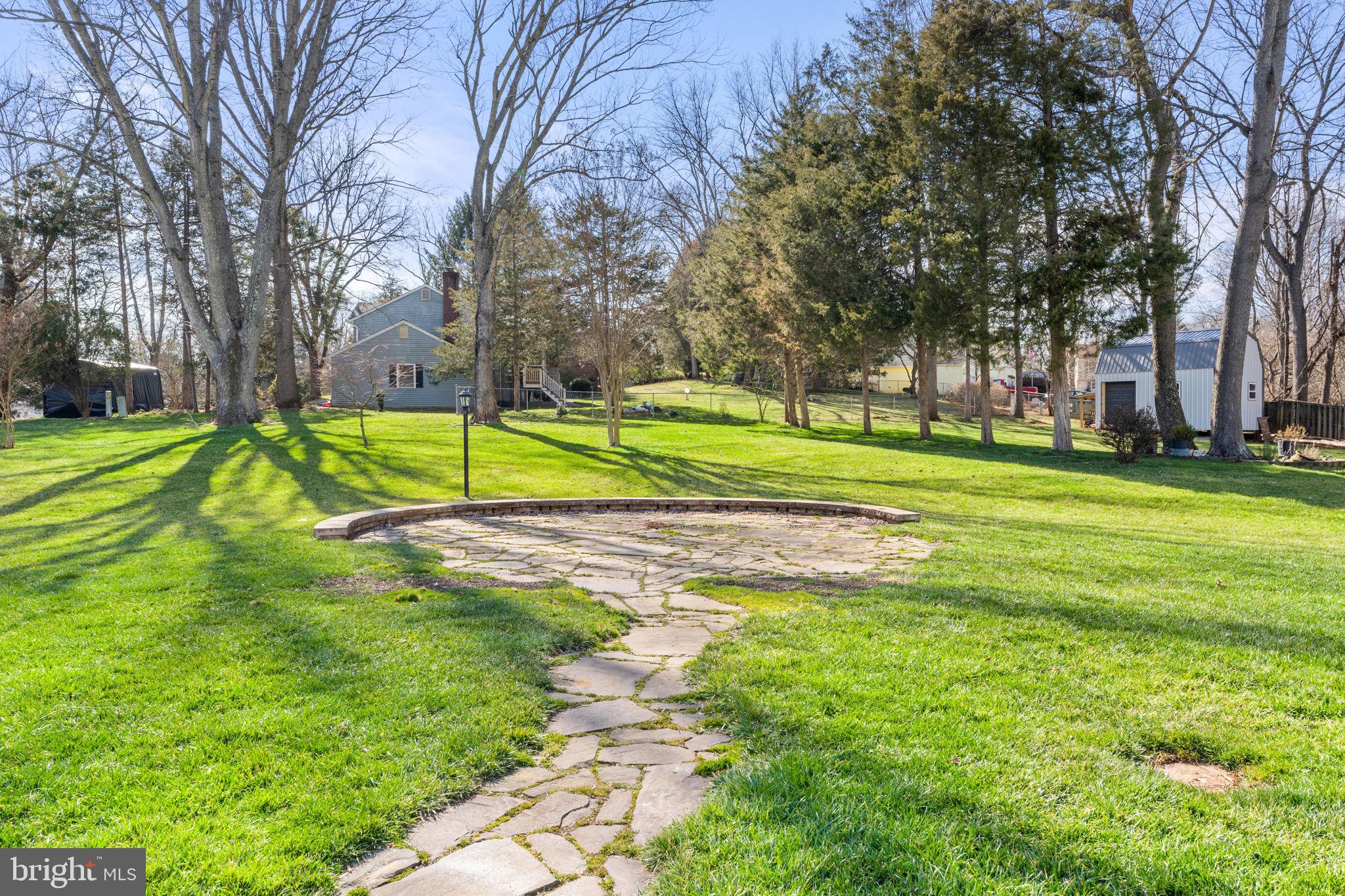 7168 King William St