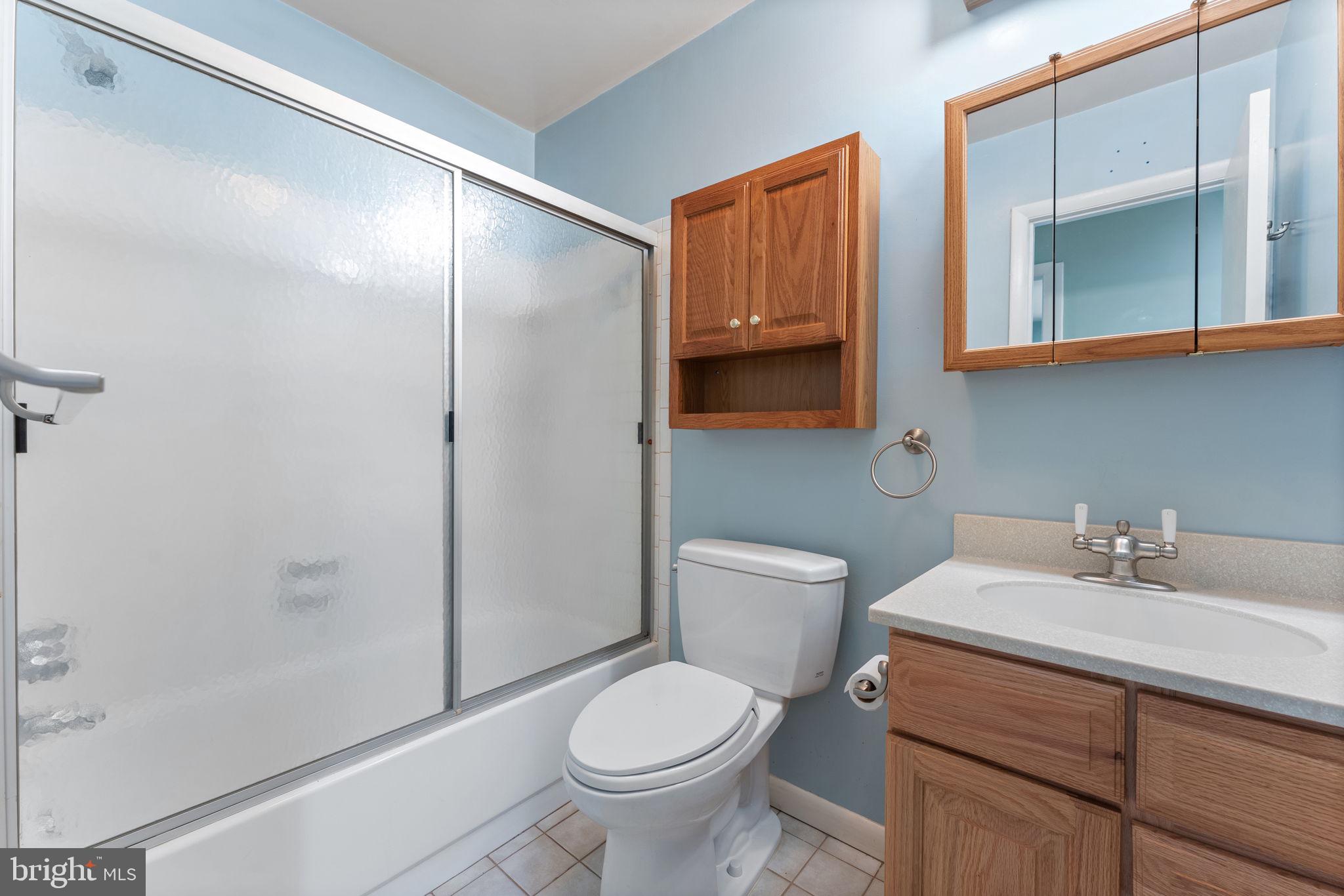 7168 King William St