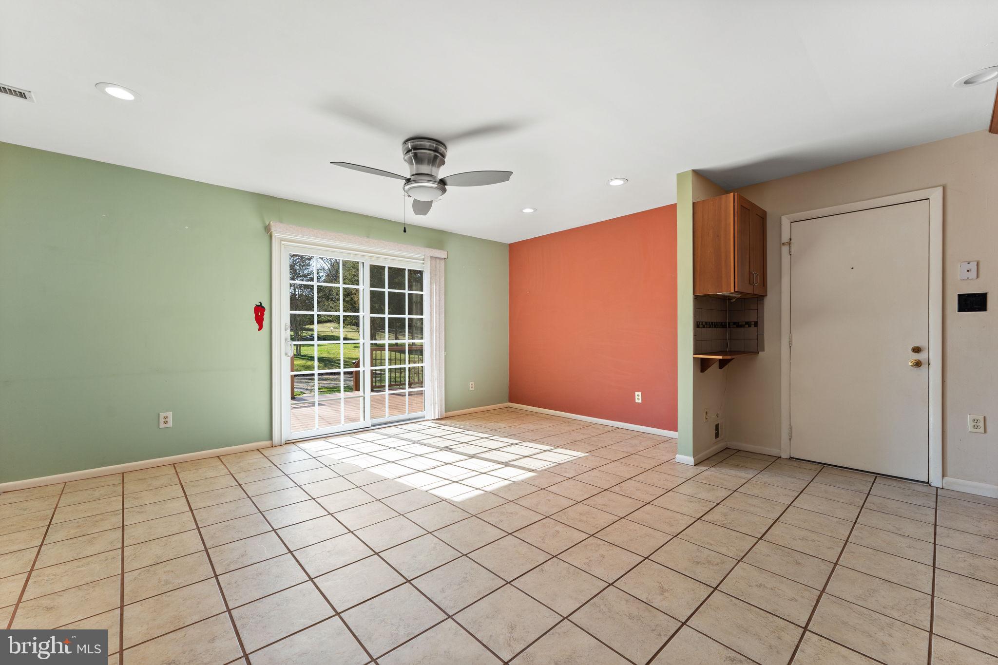 7168 King William St