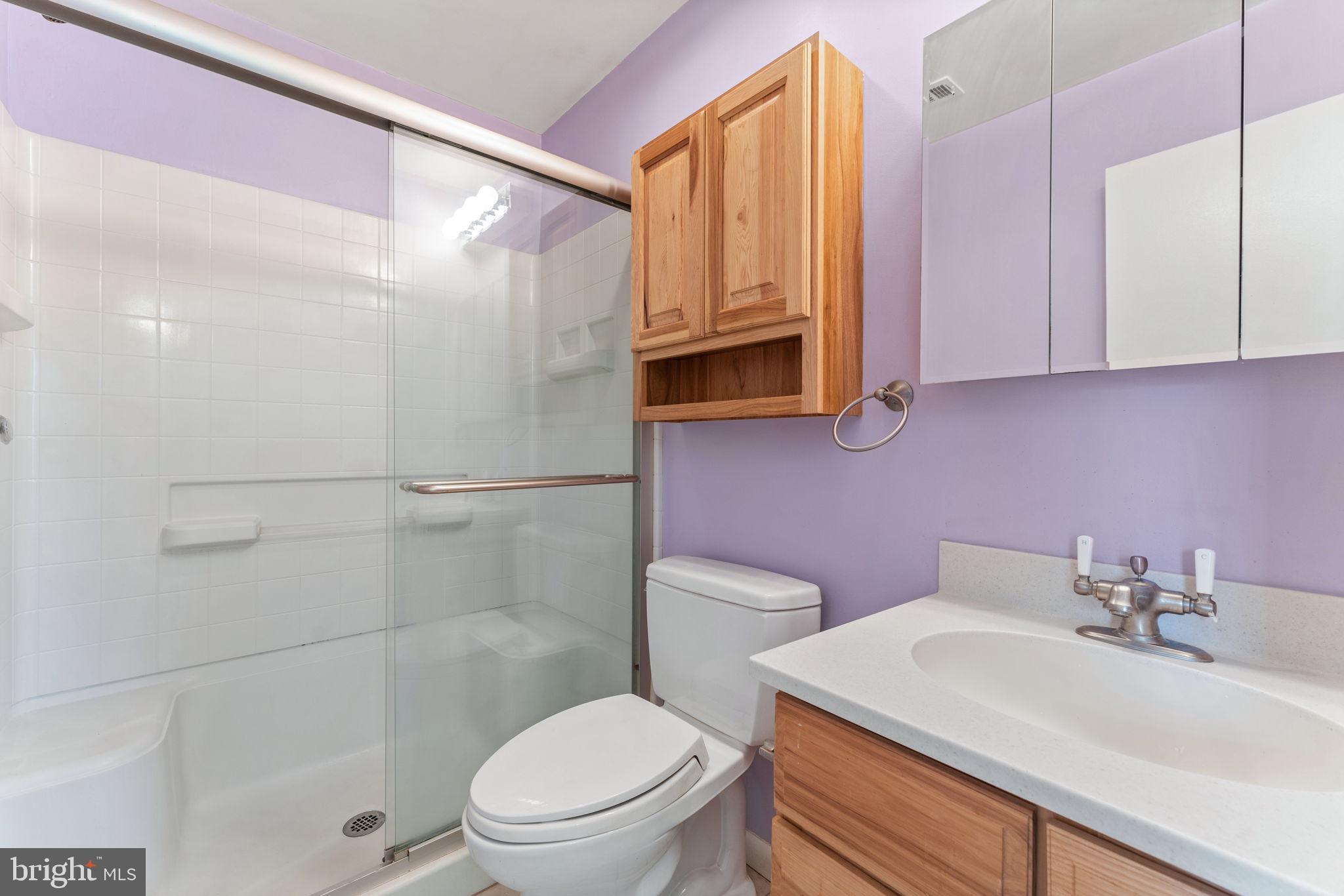 7168 King William St