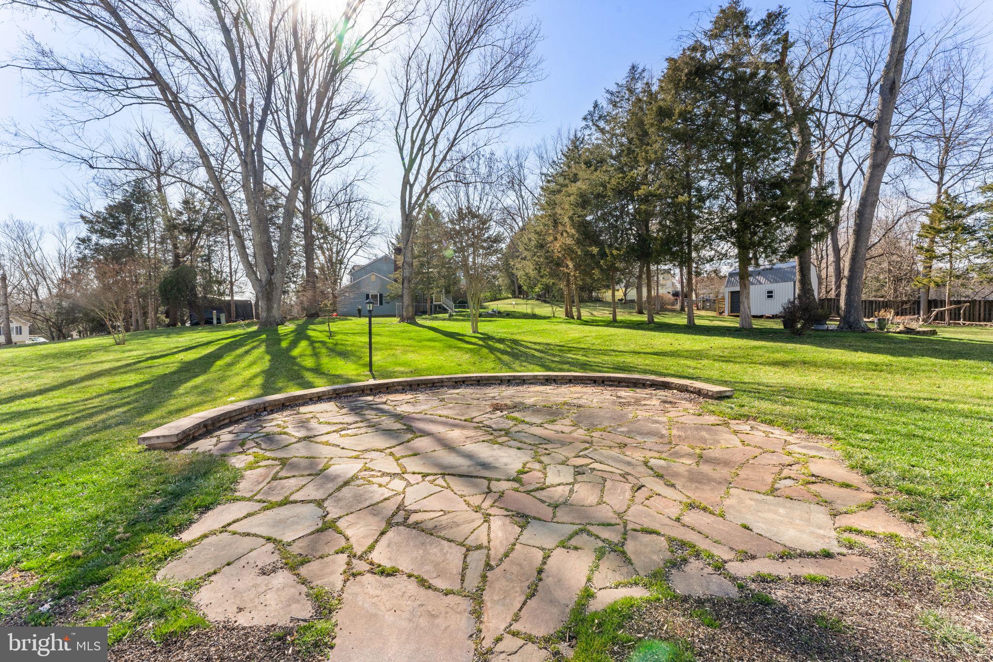 7168 King William St