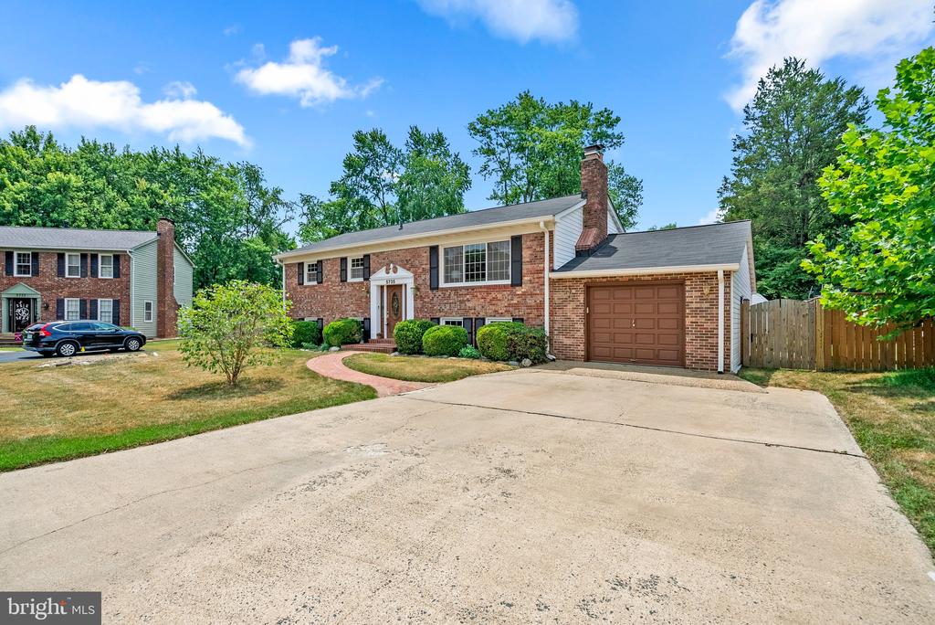 5735 Buckhaven Ct