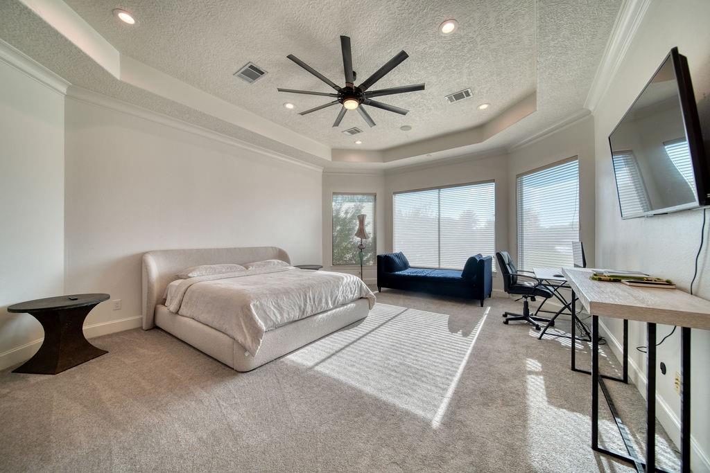 1303 Lakeway Drive