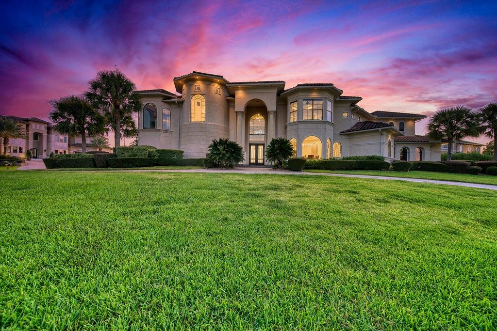 1303 Lakeway Drive