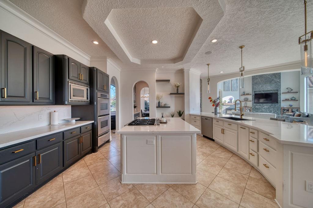 1303 Lakeway Drive