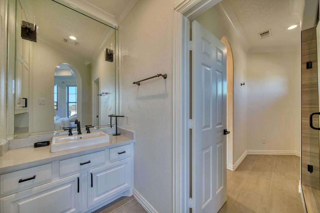 1303 Lakeway Drive