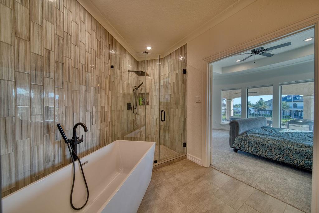 1303 Lakeway Drive