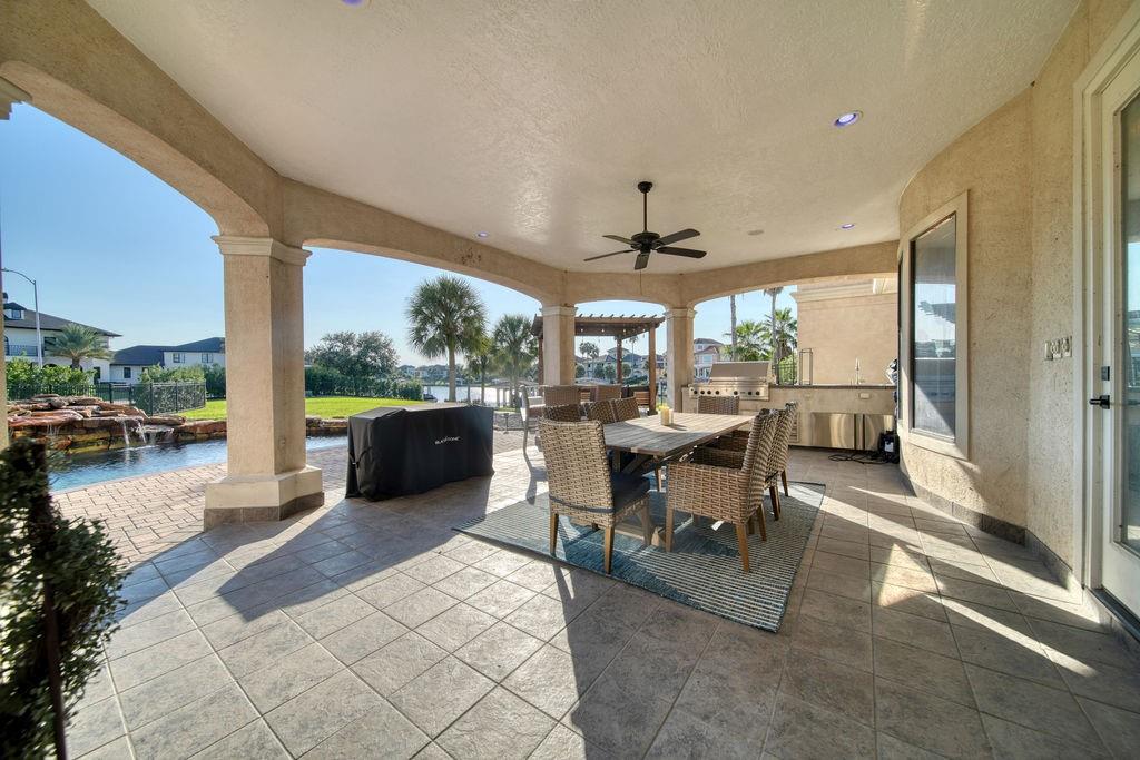 1303 Lakeway Drive