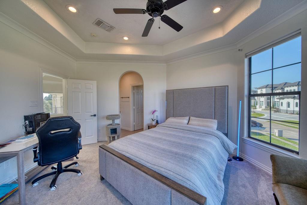 1303 Lakeway Drive