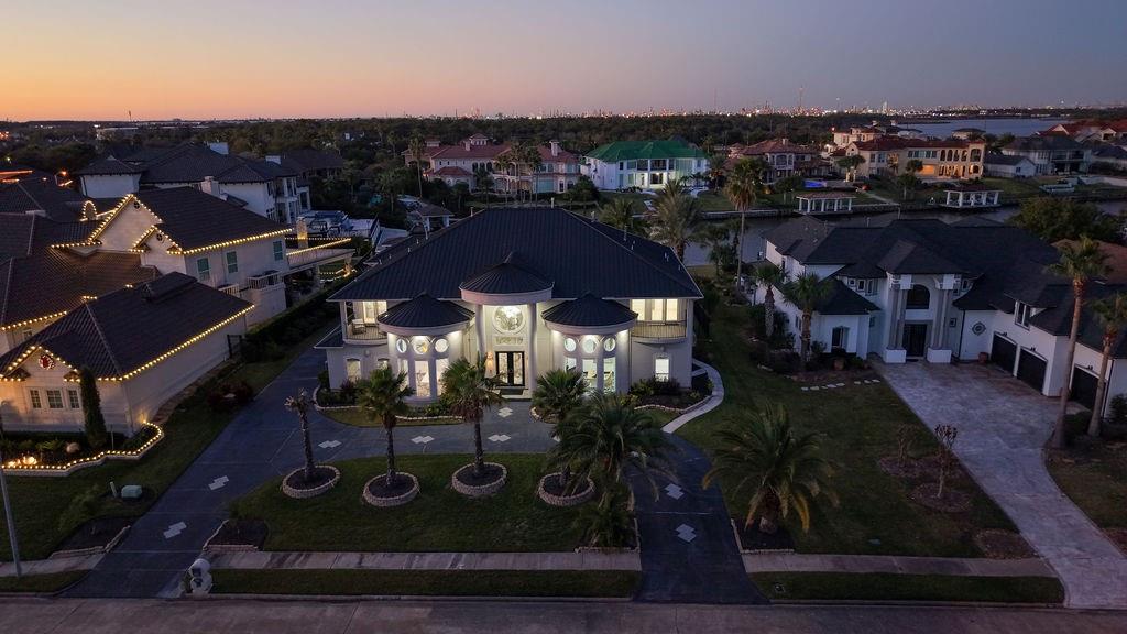 1907 Ray Shell Court