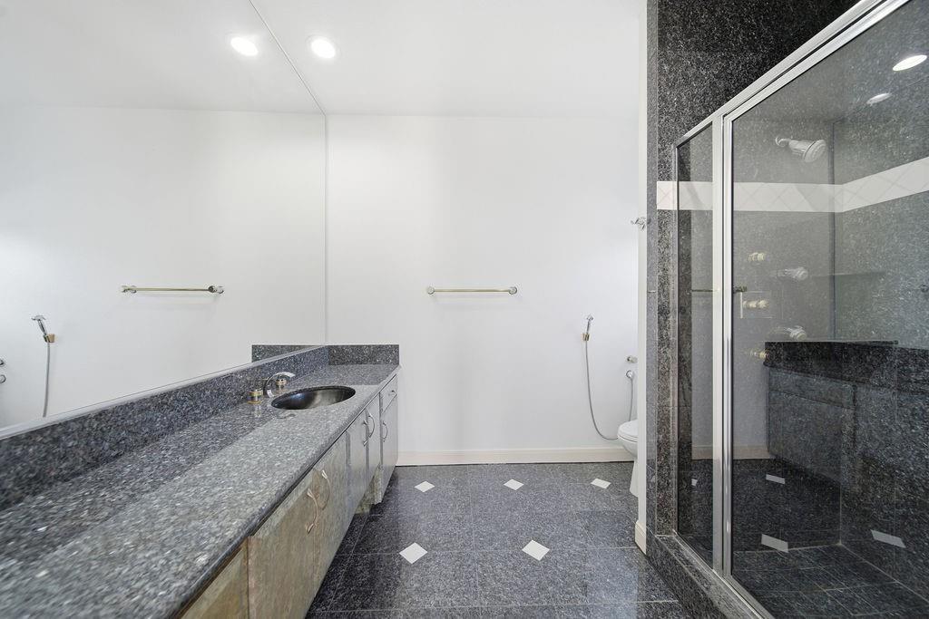 1907 Ray Shell Court