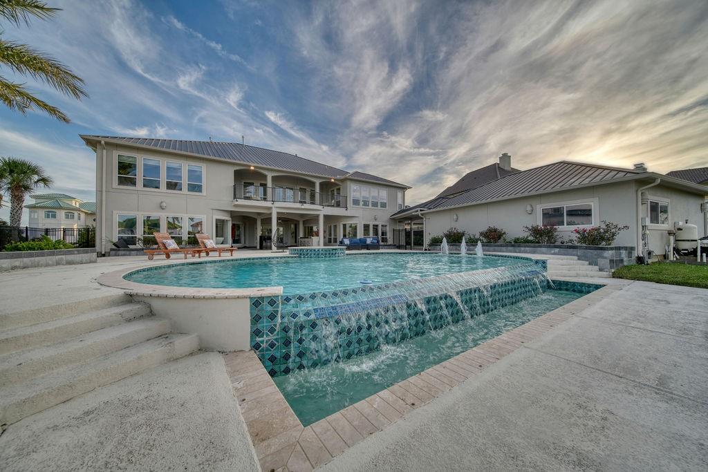 1907 Ray Shell Court