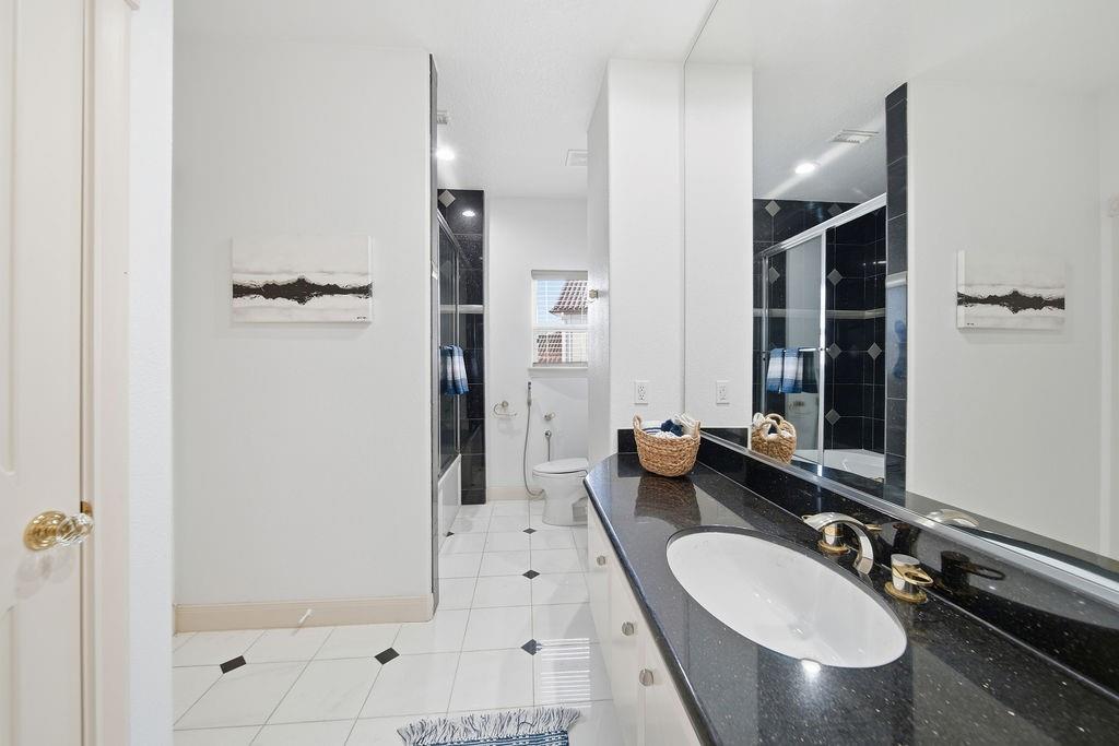 1907 Ray Shell Court