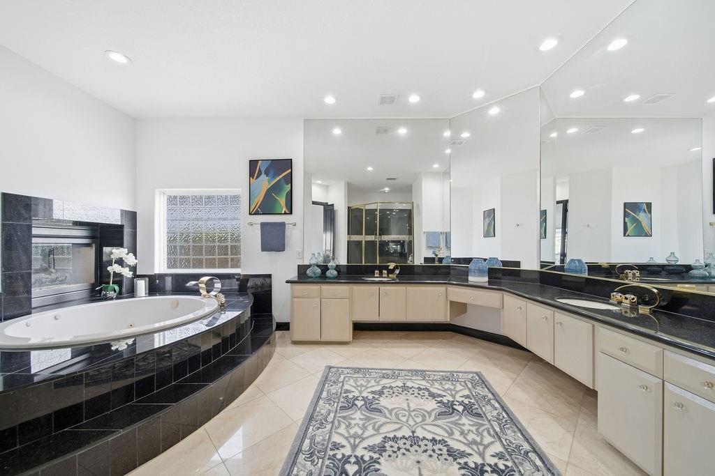 1907 Ray Shell Court