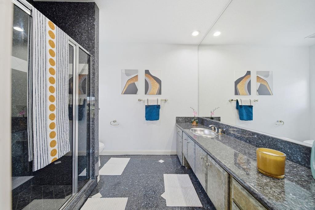 1907 Ray Shell Court