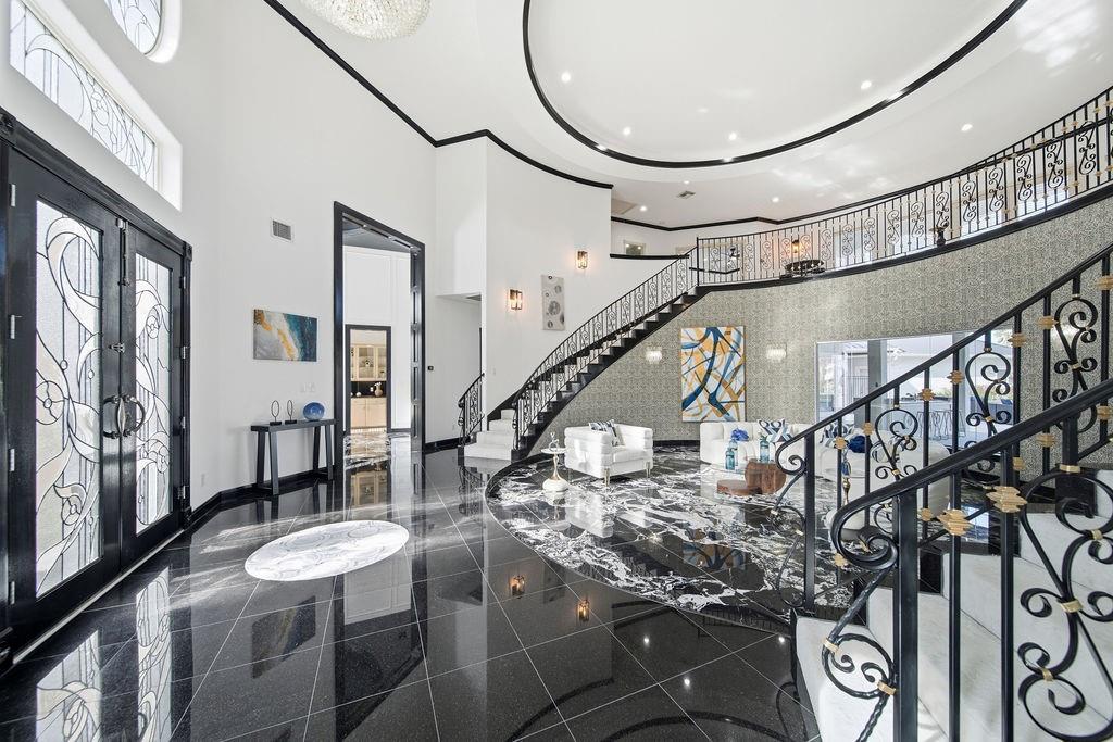 1907 Ray Shell Court