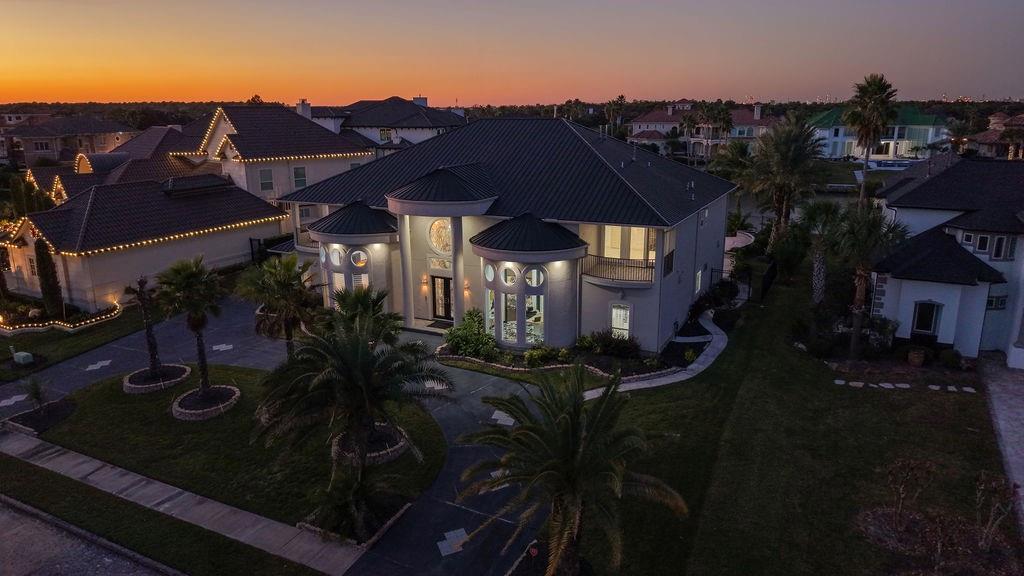 1907 Ray Shell Court